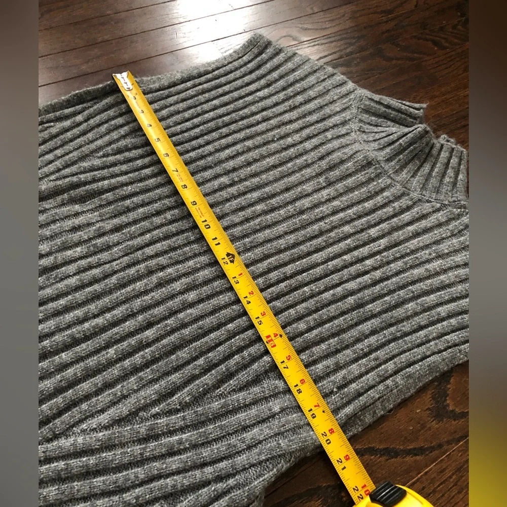 a new day Women’s OSFM Heathered Medium Gray Ribbed Collared Sweater Poncho - Picture 3 of 9